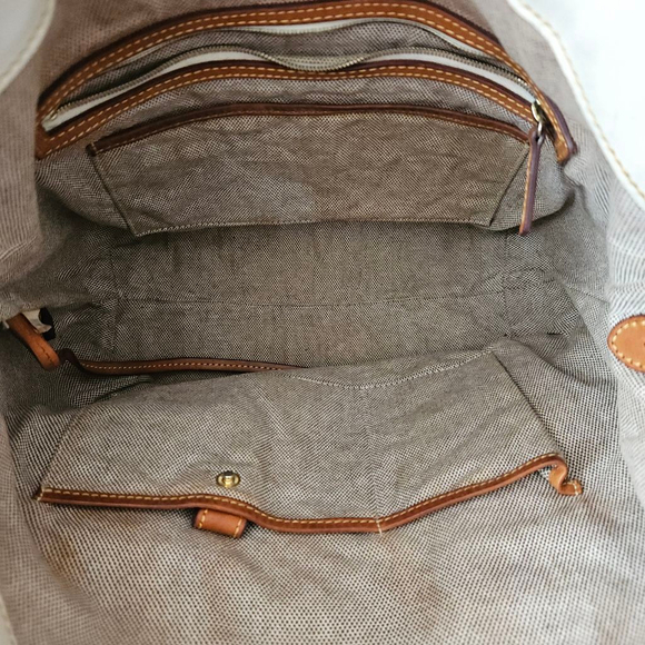 Dooney & Bourke Cream Pebbled Leather Brown Trim Shoulder Bag - Picture 9 of 13